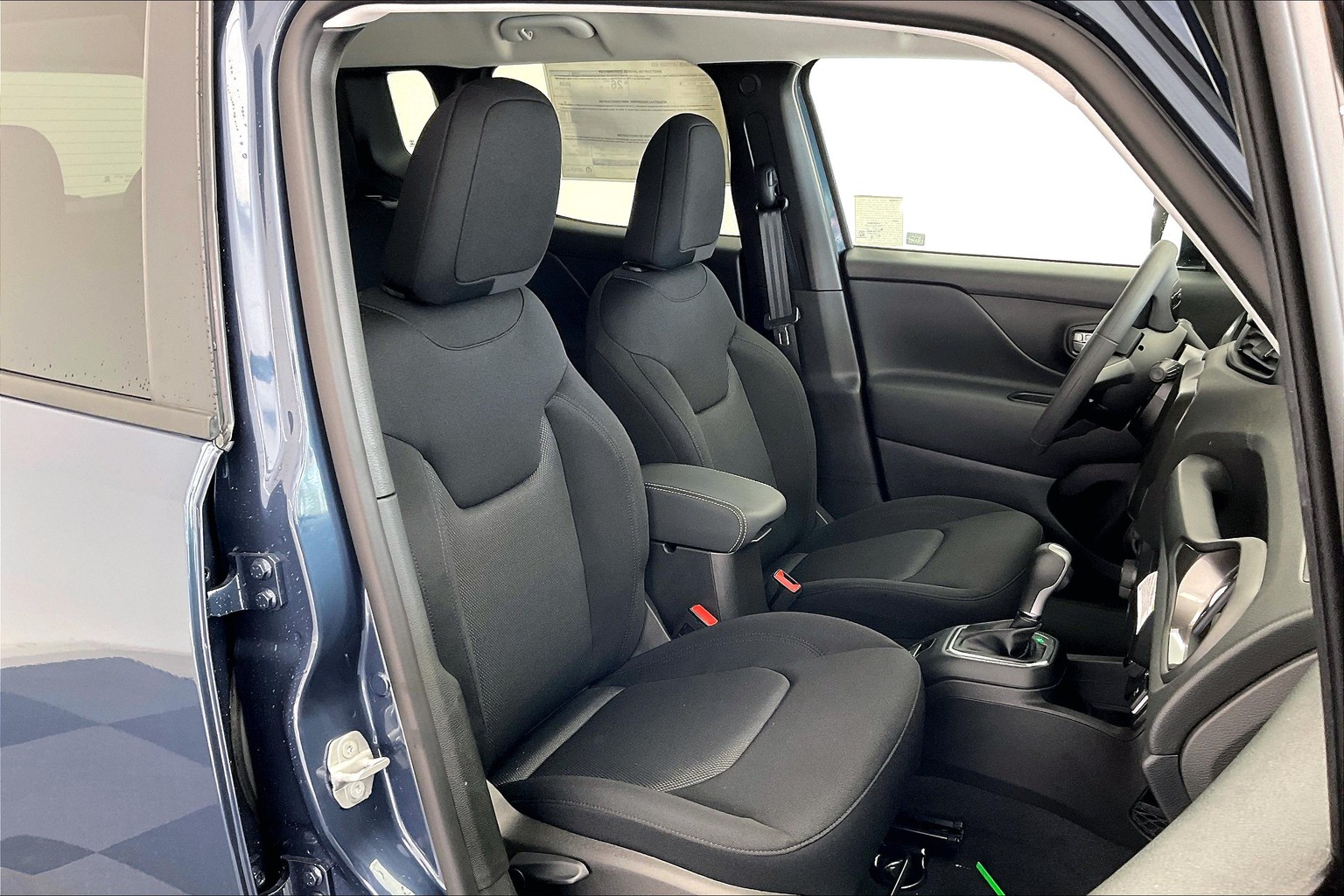 Jeep renegade back clearance seat